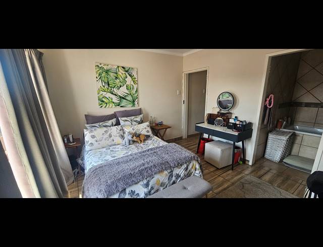 3 BEDROOM TOWNHOUSE FOR SALE IN NEW REDRUTH